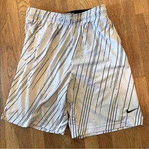 Nike Men’s shorts Size Medium